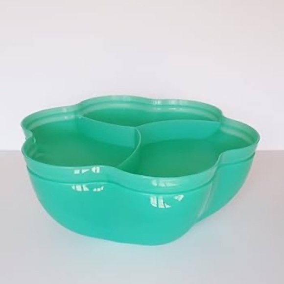 TUPPERWARE Chip/Dip Bowl 1.5 Gal - Picture 6 of 6